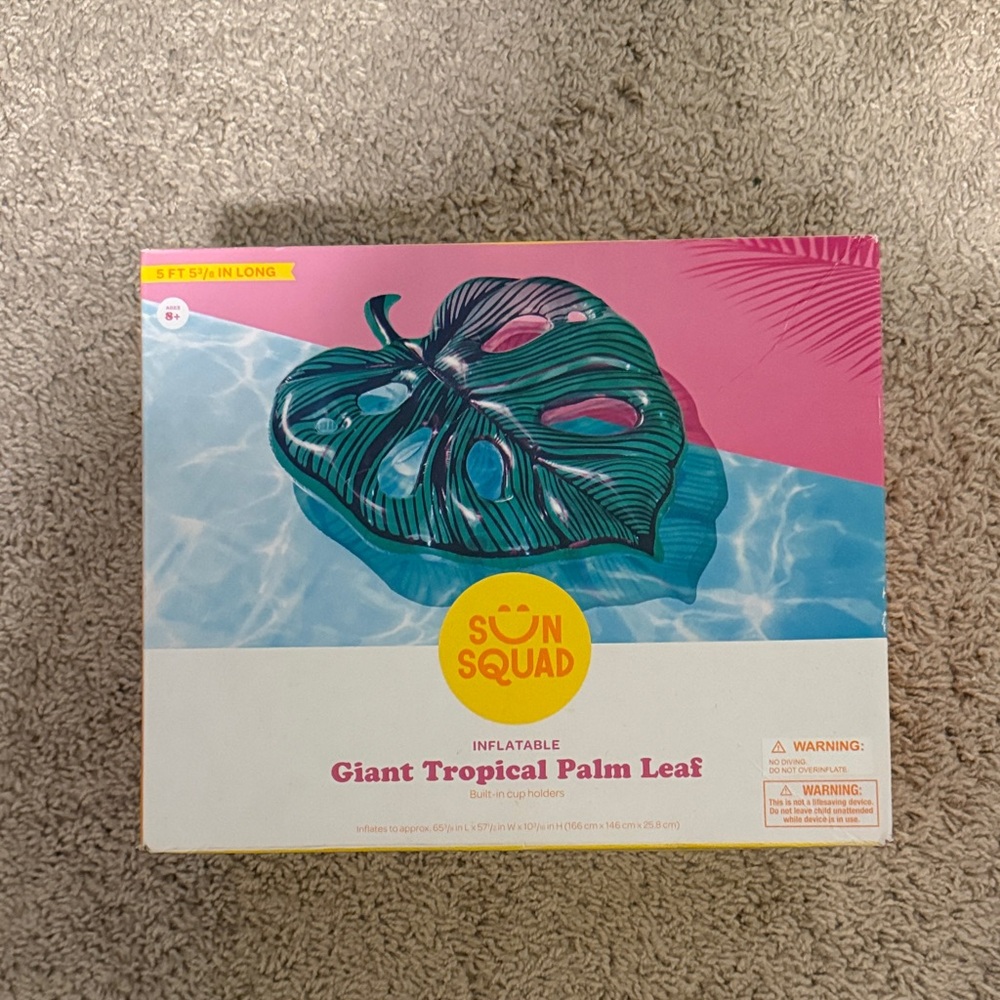 Sun Squad Inflatable Palm Leaf